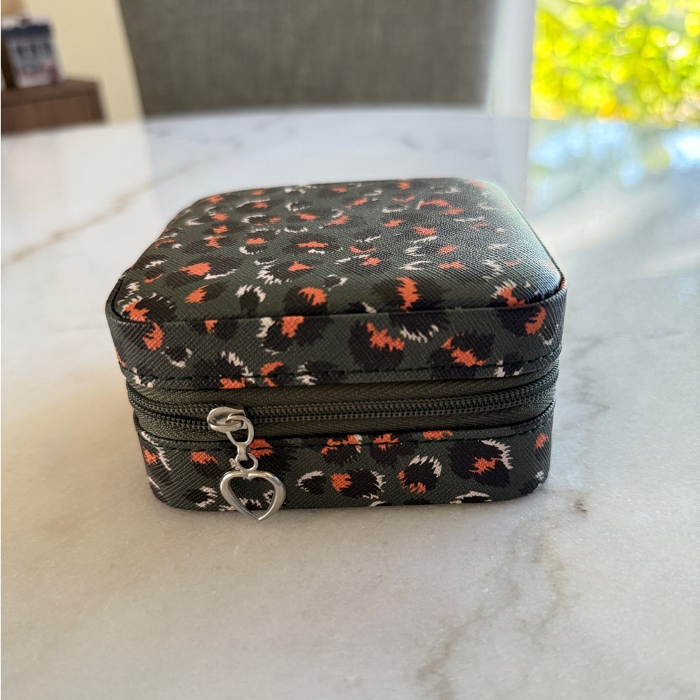 Compact Floral Jewelry Case